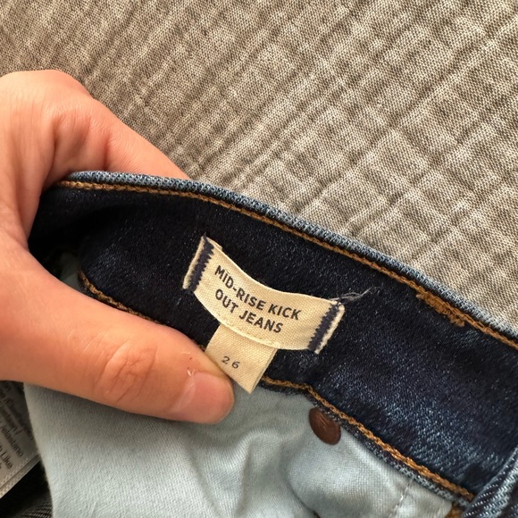 Madewell Mid-Rise Kick Out Jeans - Picture 3 of 3